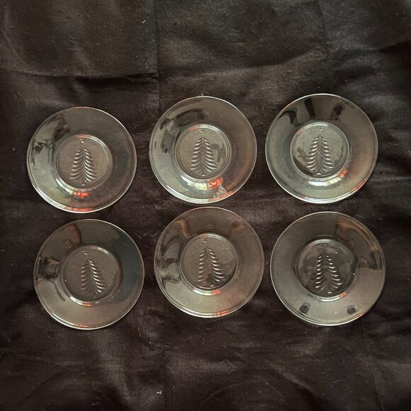 Vintage 6 – Indiana Clear Glass Christmas Salad/Bread Plates - Picture 3 of 3